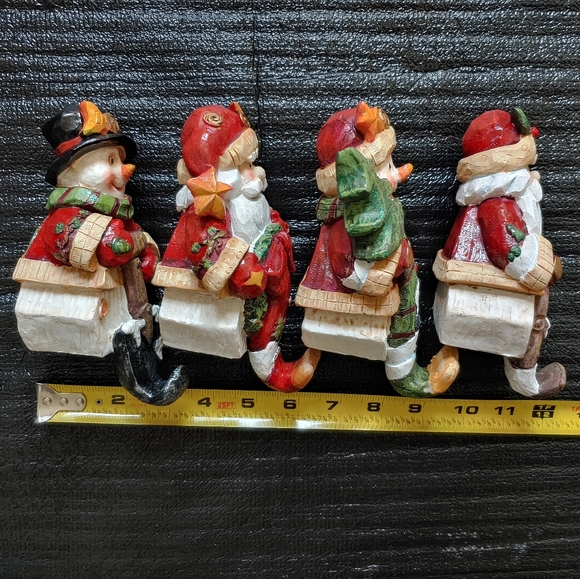 FOUR Christmas holiday figurines. Santa Claus Snowman stocking shelf decorations - Picture 6 of 16